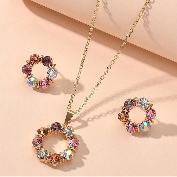 Jewelry - Rhinestone Flower Jewelry Set